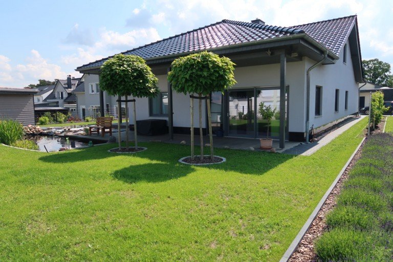 Ansicht S�dwest Danndorf Einfamilienhaus **possiel makes it possible** ARCHITEKTENHAUS/ NEU / BARRIEREFREI / EINLIEGERWOHNUNG