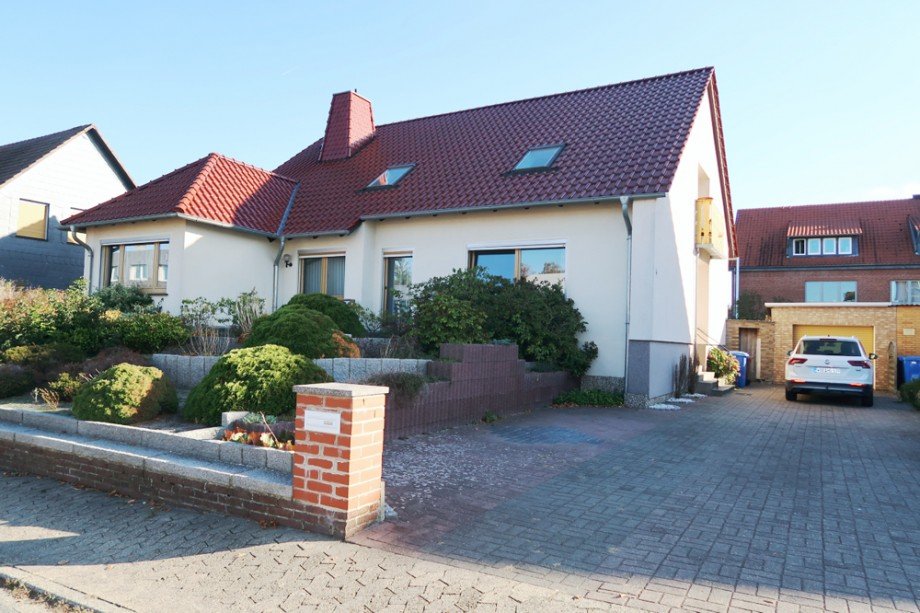 Auffahrt zur Garage Einfamilienhaus Gifhorn