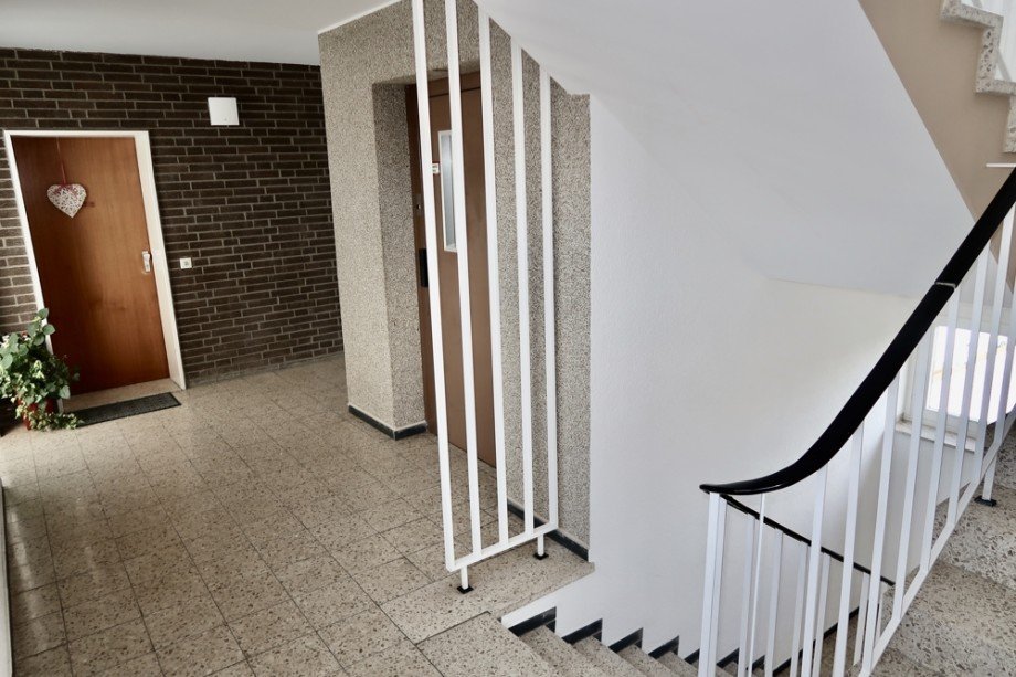 Treppenhaus1 Etagenwohnung Braunschweig / Weststadt