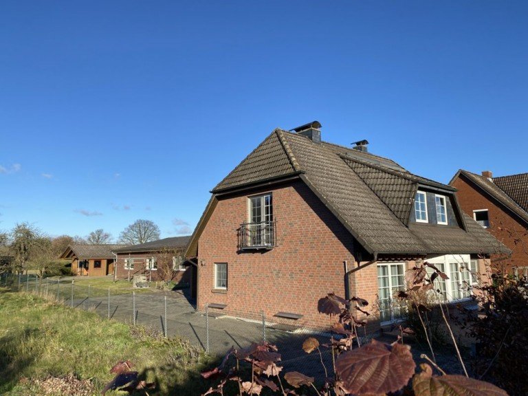 Haus S�dwest Ehra-Lessien Einfamilienhaus **possiel makes it possible** EFH in Feldrandlage / BJ.96 GS 1246 m� / + Werkstatt-Hobby Nebengeb�ude