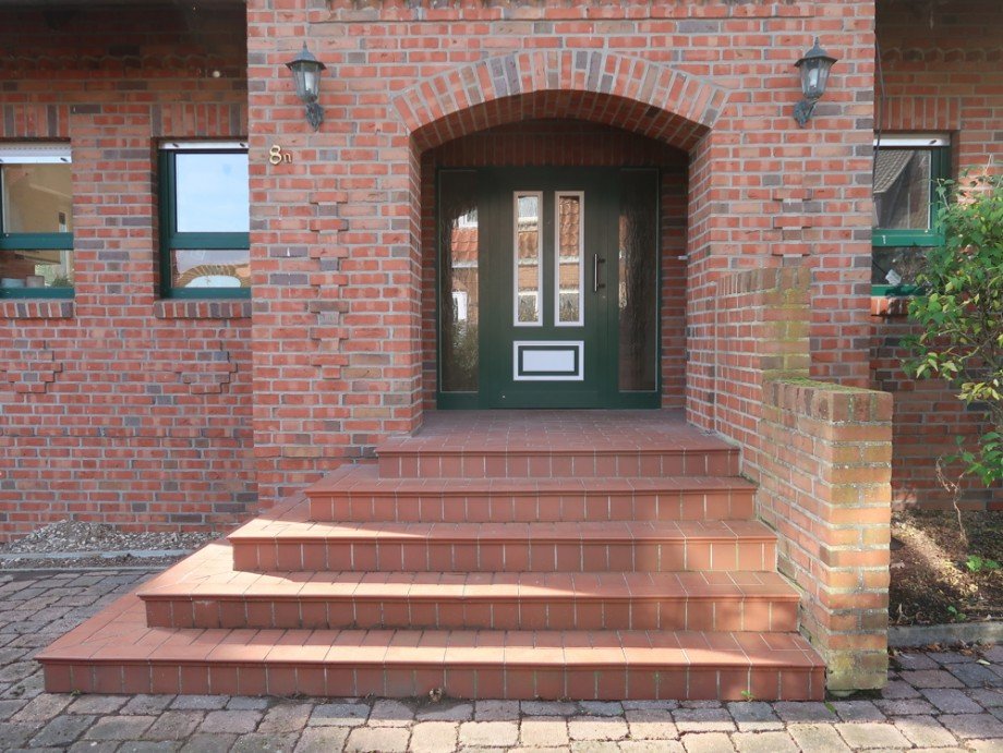 Einganstreppe Einfamilienhaus Hillerse