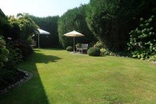 Rasenfl�che **possiel makes it possible** S�lfeld! Bungalow mit Keller und ausgebautem Dachgeschoss in guter Wohnlage