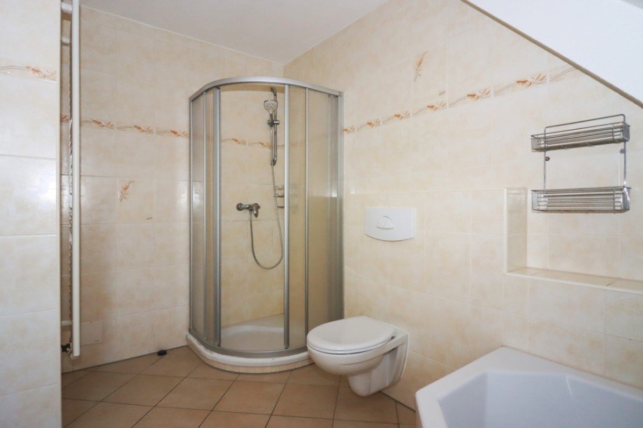 Bad Dusche WC OG Reihenmittelhaus Wolfsburg