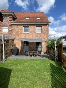 Ansicht West **possiel makes it possible** Sofortbezug m�glich! F�r die junge  Familie - Saniertes Reihenendhaus !