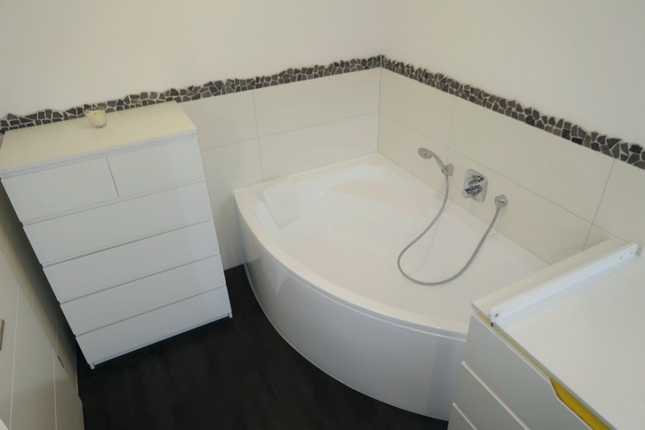 Bad Eckbadewanne Etagenwohnung Braunschweig / Broitzem