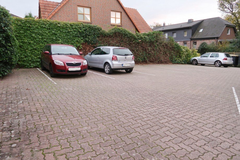 Parkplatz Erdgeschosswohnung Wolfsburg / Neuhaus