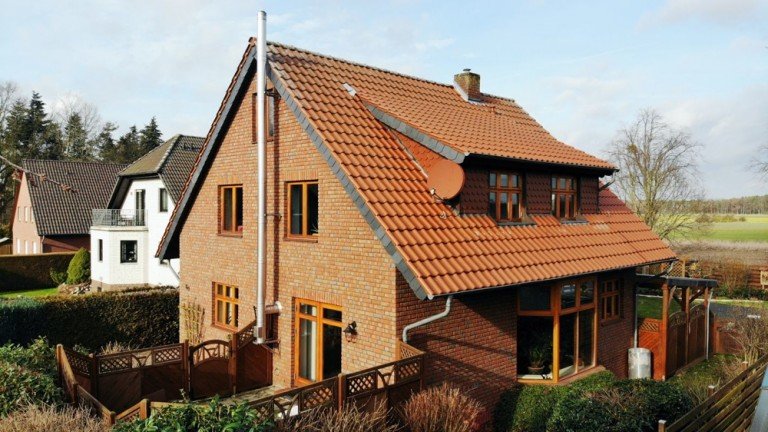 Ansicht S�dost R�hen OT Eischott Einfamilienhaus **possiel makes it possible** Lage! Lage! Lage! Feldrandlage in Eischott - Sofortbezug m�glich!