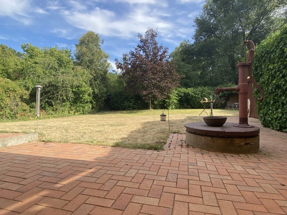 Blick S�d von der Terrasse Einfamilienhaus Wolfsburg / Tiergartenbreite