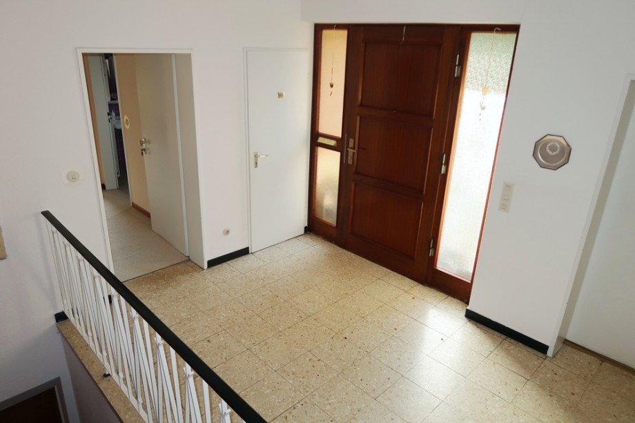 Blick Hauseingangst�r G�ste WC Haus Oslo�