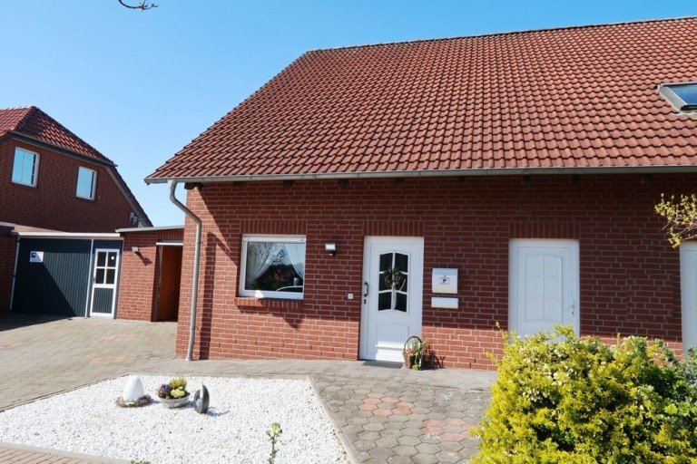 Hauseingang Wolfsburg / Kreuzheide Doppelhaush�lfte **possiel makes it possible** Sehr gute Lage/ Jung / Top gepflegte Doppelhaush�lfte