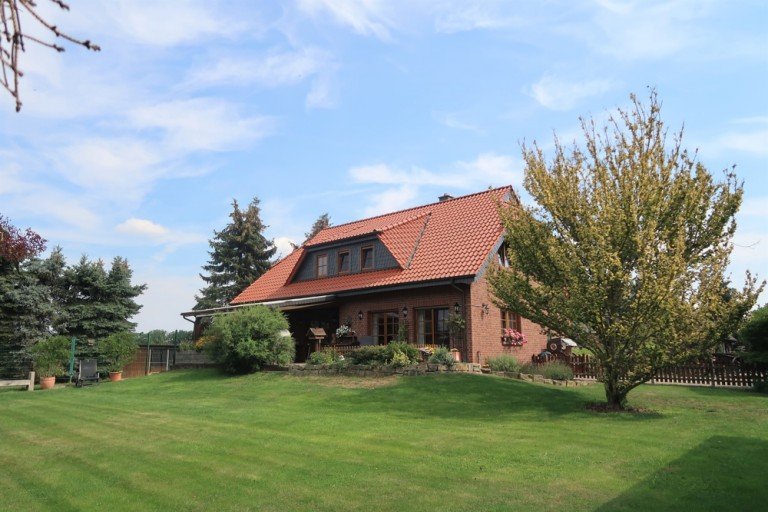 S�d West Ehra-Lessien Einfamilienhaus **possiel makes it possible** Repr�sentativ wohnen im Landhausstil