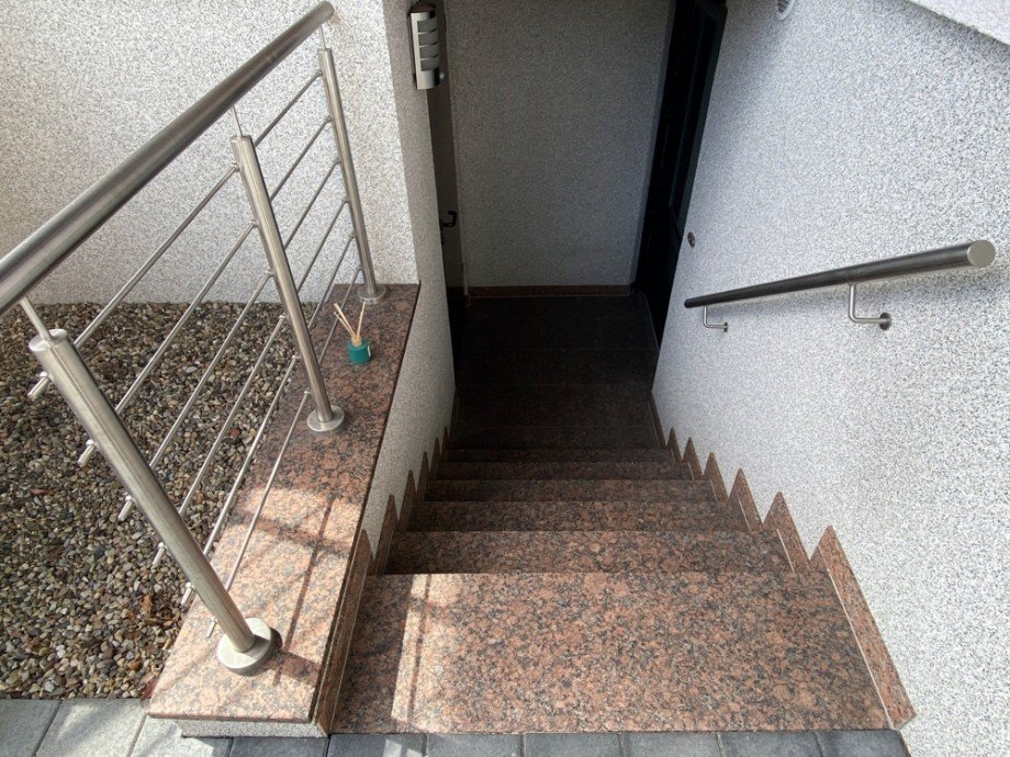 Eingang Souterrain Bungalow R�hen