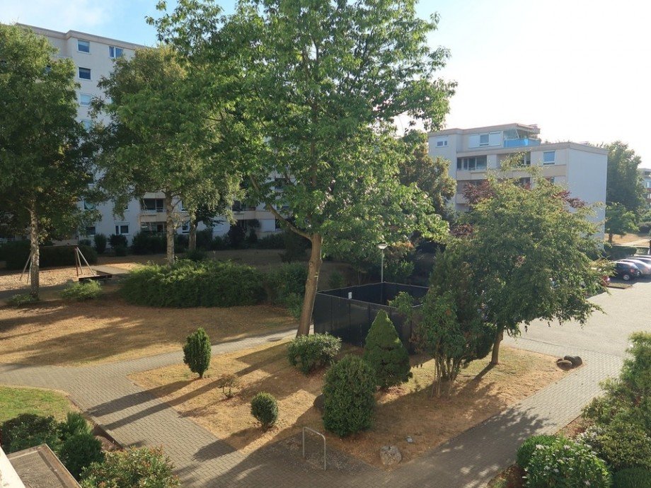 Blick von Loggia Essbereich Etagenwohnung Wolfsburg