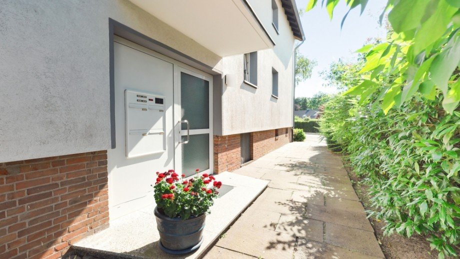 Hauseingang_Norden Etagenwohnung Wolfsburg
