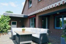 Terrasse West **possiel makes it possible** Hoitlingen/ Massives EFH mit gro�em Garten N�he WOB