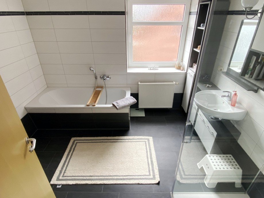 OG Bad1 Reihenendhaus R�hen