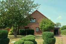 Haus Vorgarten **possiel makes it possible** Hoitlingen/ Massives EFH mit gro�em Garten N�he WOB