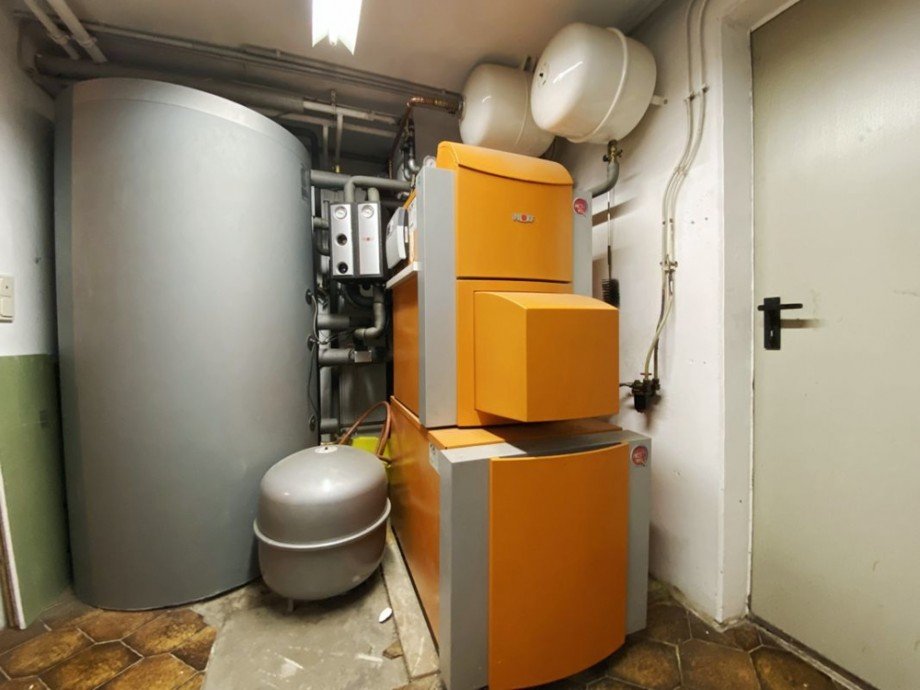 Keller Brennwerttechnik Zweifamilienhaus Lehre