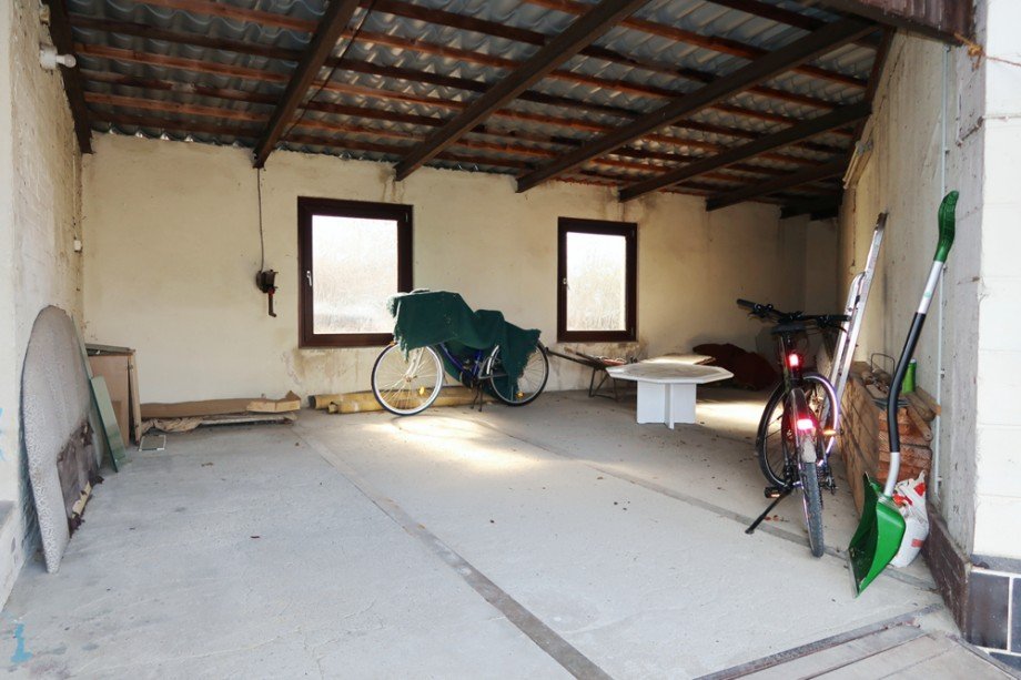 Garage innen Haus R�tzlingen