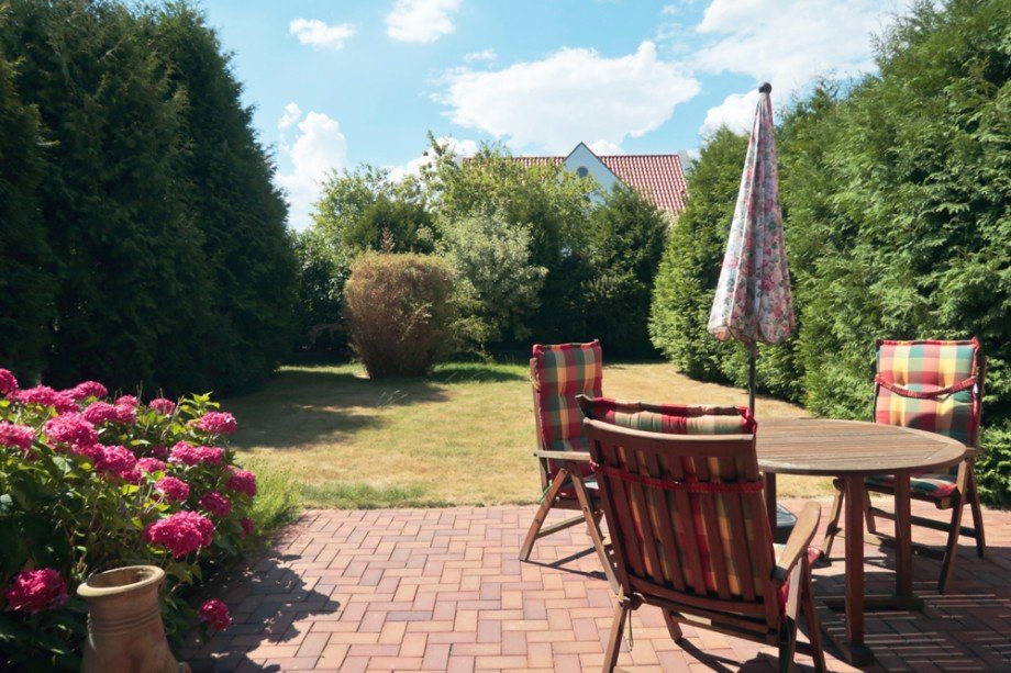 Blick Garten Doppelhaush�lfte Wolfsburg / Neuhaus