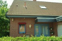 Hauseingang Nord **possiel makes it possible** Hoitlingen/ Massives EFH mit gro�em Garten N�he WOB