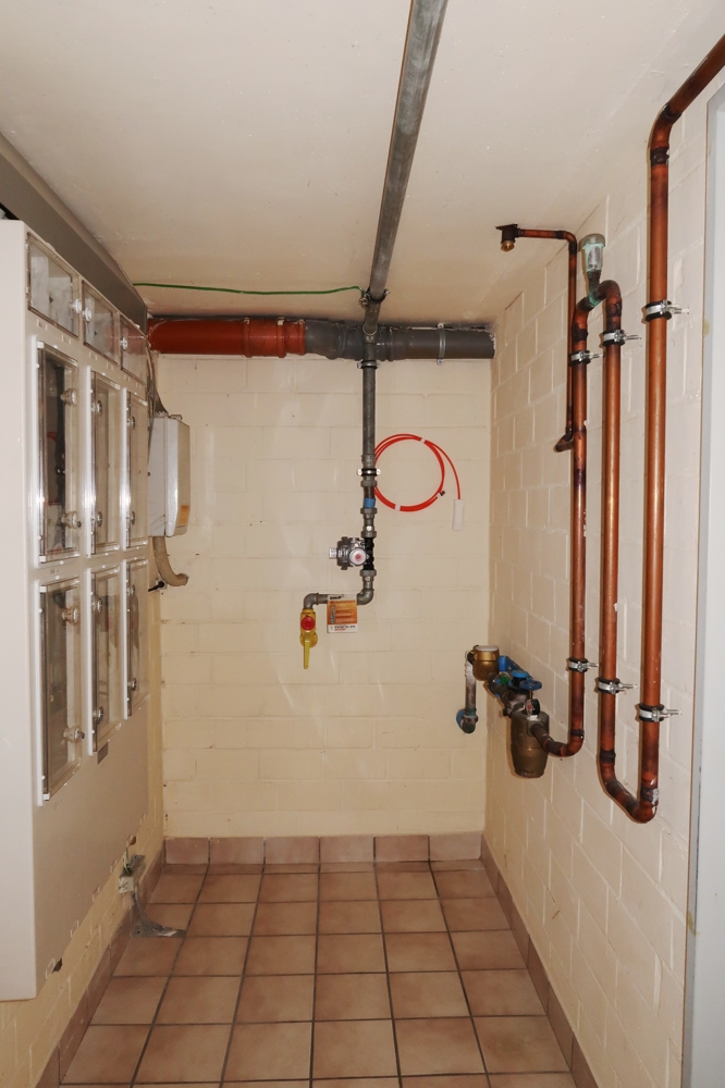 Keller Strom Gas Wasser Mehrfamilienhaus Danndorf