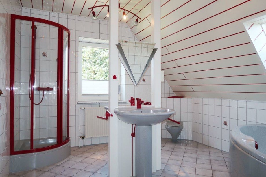 Bad DG Einfamilienhaus Wagenhoff