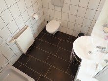 G�ste WC **possiel makes it possible** Einziehen Wohlf�hlen. Charmantes Haus sucht neue Bindung!