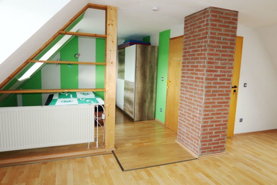 Wohnen DG Reihenmittelhaus Wolfsburg / Hellwinkel