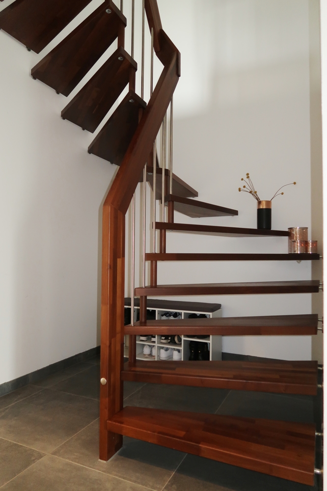 Treppe EG OG Doppelhaush�lfte Danndorf