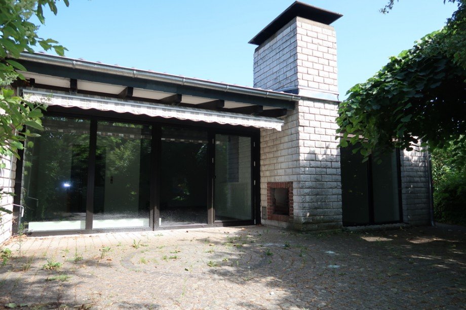 Terrasse mit Kamin Einfamilienhaus Leiferde