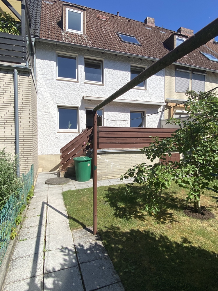 Blick Kellereingang Terrasse Reihenmittelhaus Wolfsburg