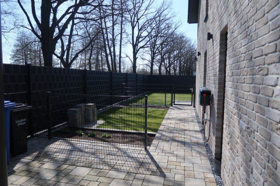 Ostseite Blick S�den Doppelhaush�lfte Sassenburg