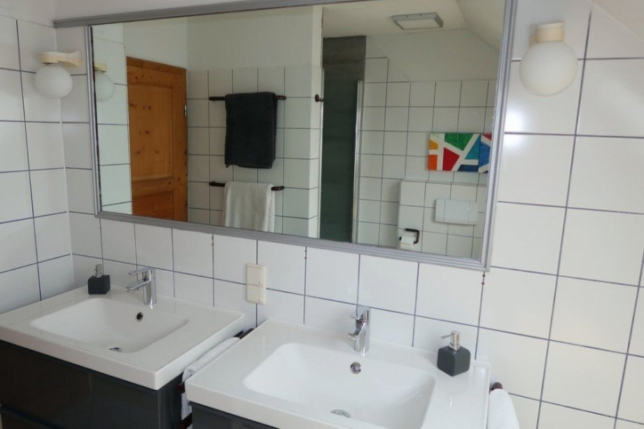 DG Bad Waschtisch Einfamilienhaus Tiddische