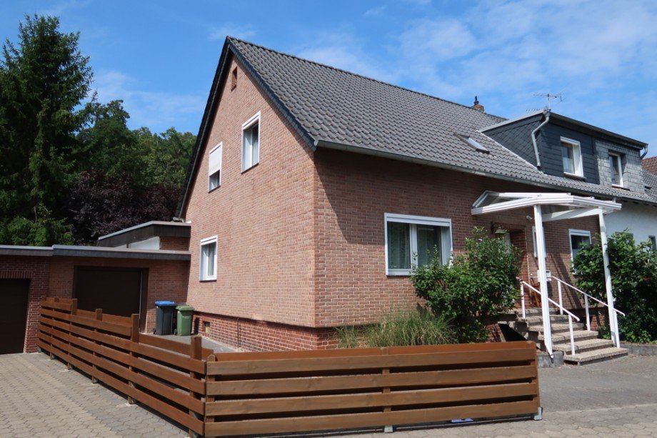 Ansicht mit Garage Doppelhaush�lfte Wolfsburg