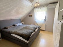 Zimmer 2 OG **possiel makes it possible** Einziehen Wohlf�hlen. Charmantes Haus sucht neue Bindung!