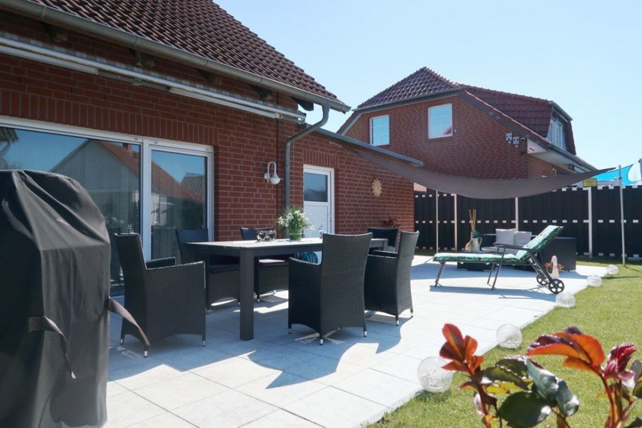 Blick Garten Terrasse Doppelhaush�lfte Wolfsburg / Kreuzheide