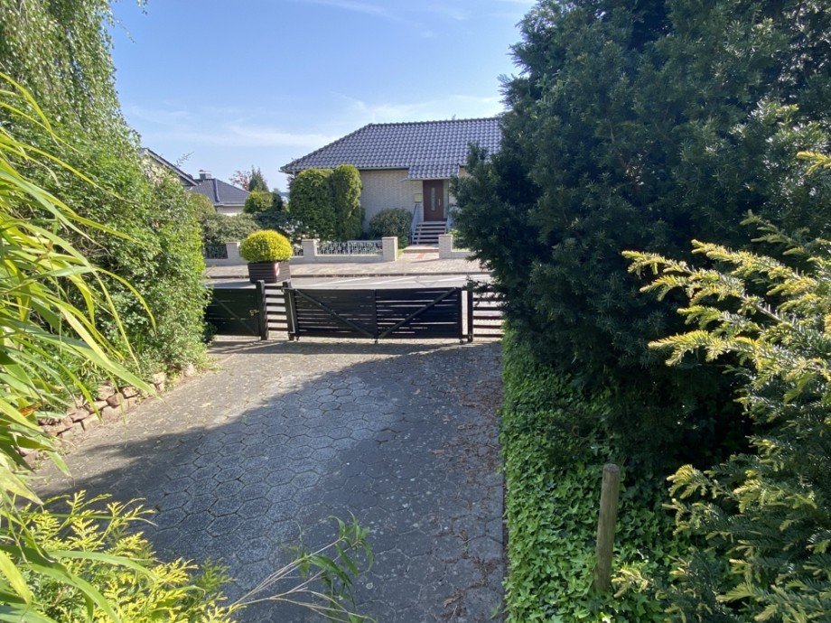 Stellpl�tze S�d Einfamilienhaus Wolfsburg / Vorsfelde