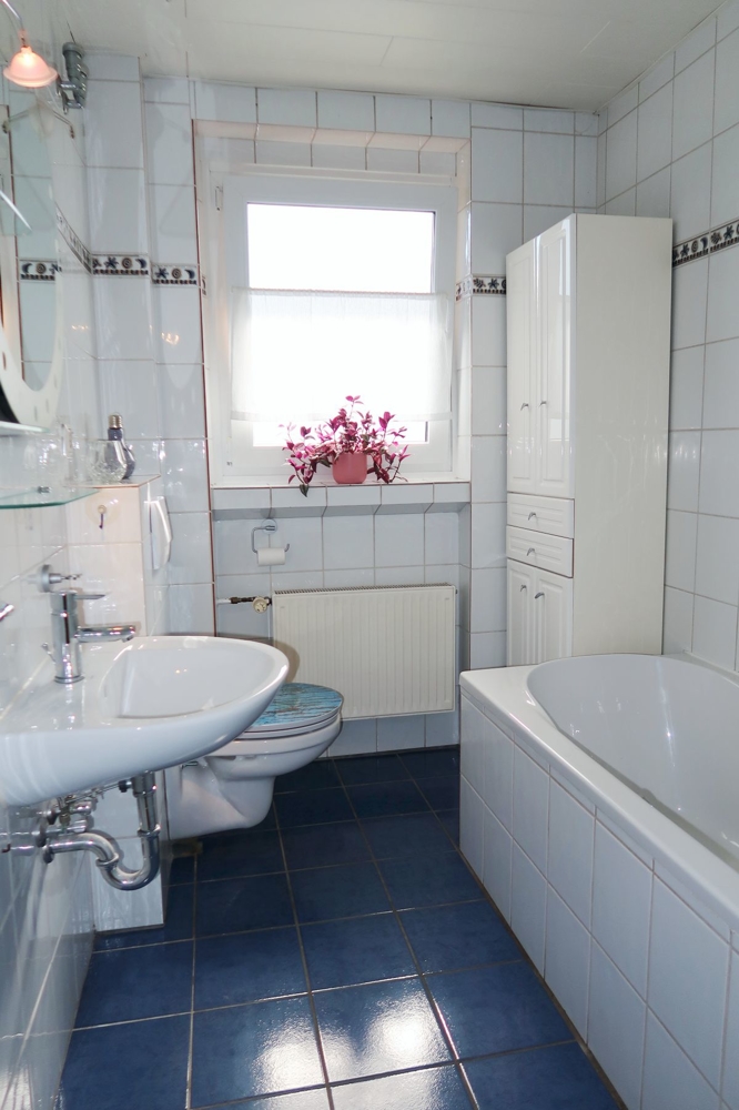 Wannenbad Obergeschoss Einfamilienhaus Isenb�ttel
