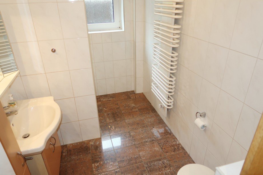 Bad mit Dusche Doppelhaush�lfte Wolfsburg