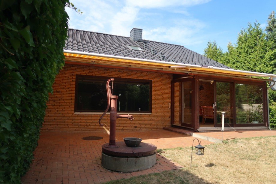 Blick Terrasse Einfamilienhaus Wolfsburg / Tiergartenbreite