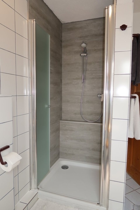 DG Bad Dusche Einfamilienhaus Tiddische