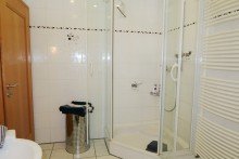 Bad mit Dusche1 OG **possiel makes it possible** Besondere Immobilie mit l�ndlich hochwertigem Ambiente
