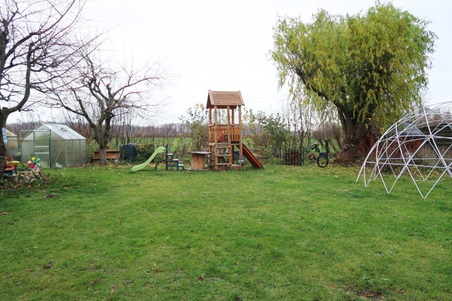 Blick Feld nach Norden Zweifamilienhaus Lehre