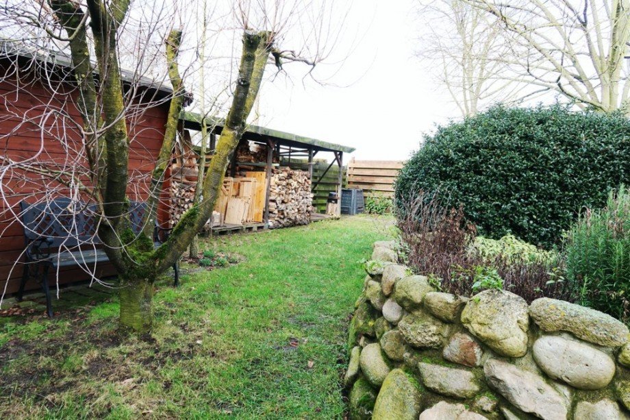 Holzunterstand Einfamilienhaus R�hen OT Eischott