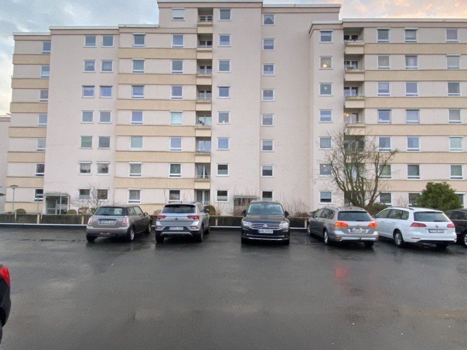 Parken vor der Haust�r Etagenwohnung Wolfsburg / Westhagen