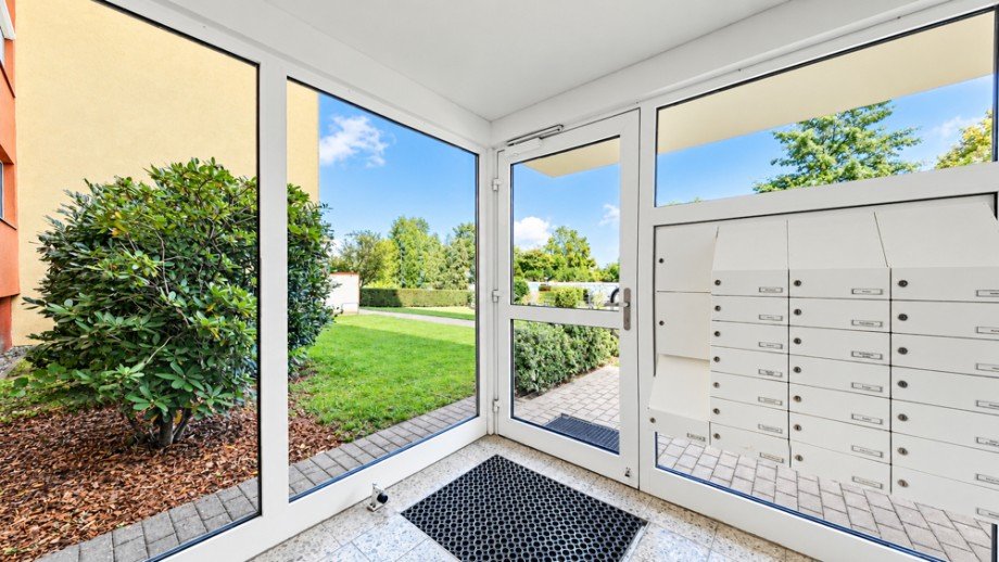 Hauseingang innen Etagenwohnung Wolfsburg