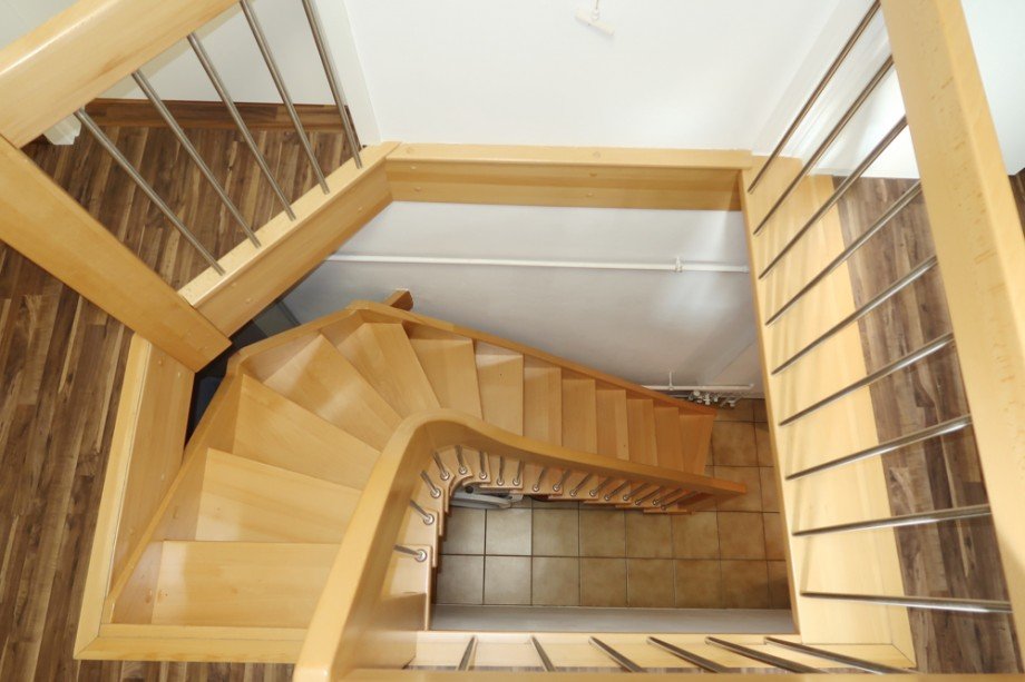 Treppe zum OG Doppelhaush�lfte Gro� Oesingen