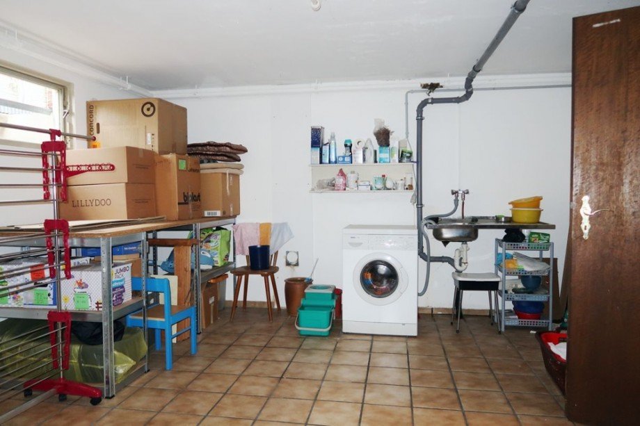 Keller Waschen Zweifamilienhaus Lehre