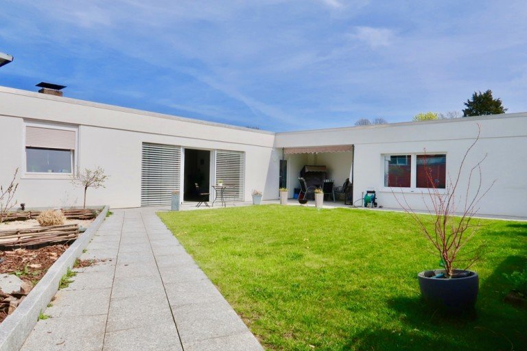 Aussenanlage Wolfsburg / Detmerode Bungalow **possiel makes it possible** Bungalow mit uneinsehbarem gepflegtem Garten! Genie�en Sie Ihr zu Hause!